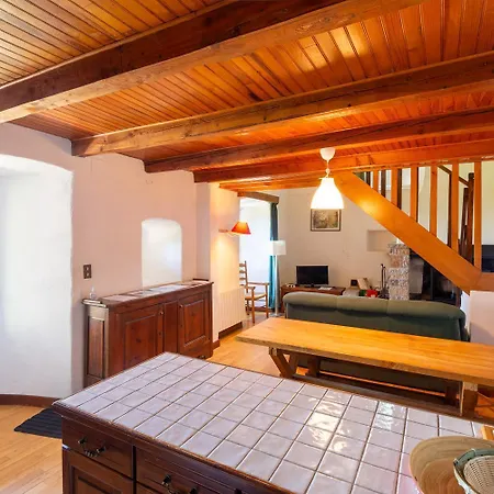 Casa de Férias Le Prieure 5/6 Personnes Saint-Pierre-des-Tripiers